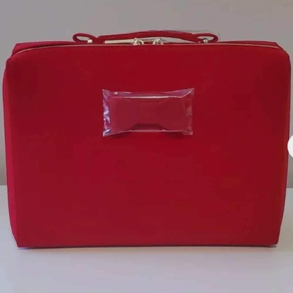 Estee Lauder Red Velvety Bow Holiday Travel/Makeup Bag